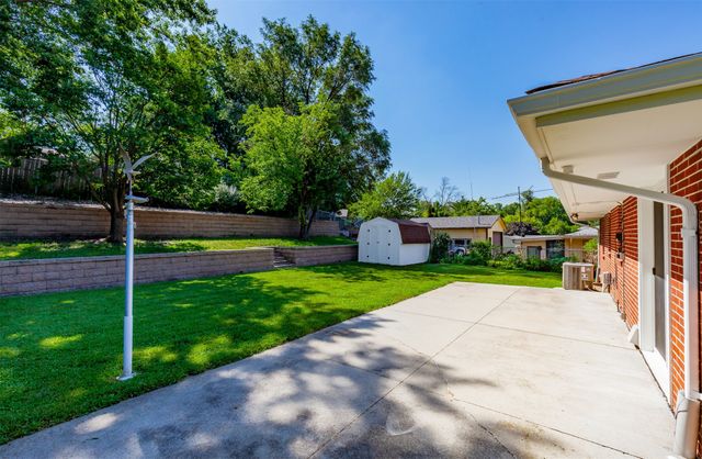 3205 Fairlane Drive, Des Moines, IA 50315