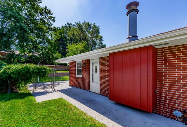 3205 Fairlane Drive, Des Moines, IA 50315