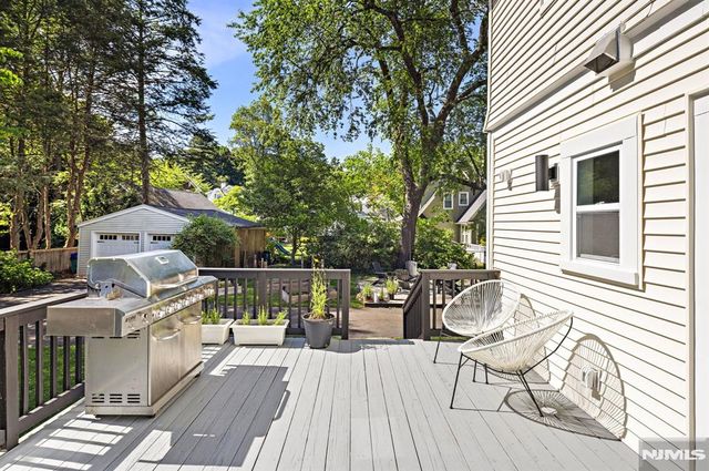 42 Forest Road, Glen Rock, NJ 07452