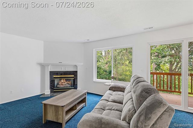 4892 Ashley Lane, Waterford, MI 48329