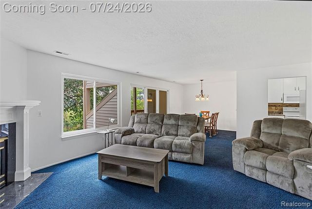 4892 Ashley Lane, Waterford, MI 48329