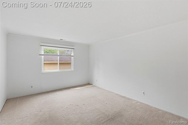4892 Ashley Lane, Waterford, MI 48329