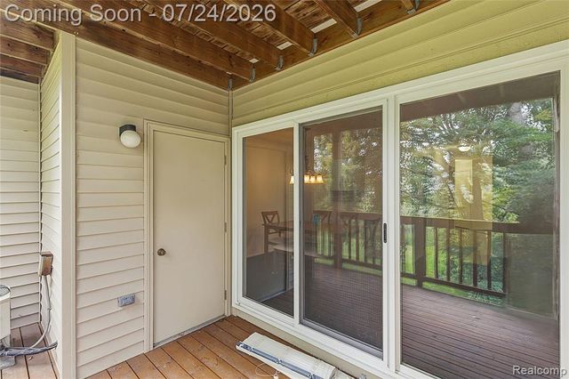 4892 Ashley Lane, Waterford, MI 48329