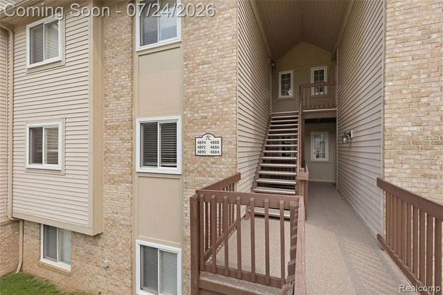 4892 Ashley Lane, Waterford, MI 48329