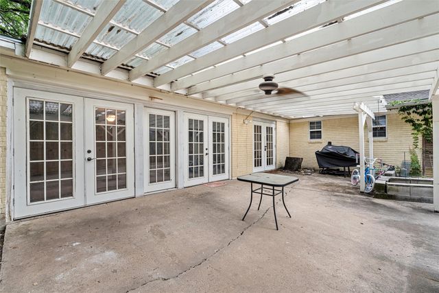 518 Fairway Road, Woodway, TX 76712