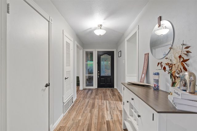 518 Fairway Road, Woodway, TX 76712