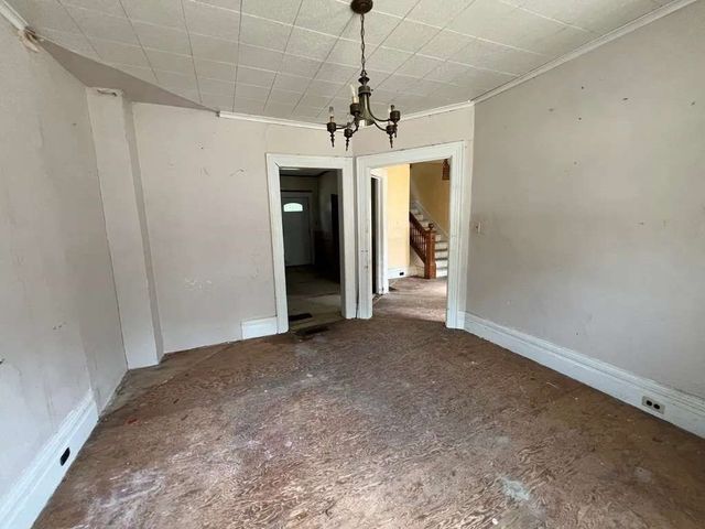 729 15th St, City Of Franklin, PA 16323