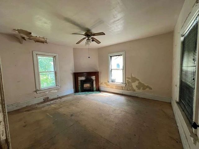 729 15th St, City Of Franklin, PA 16323