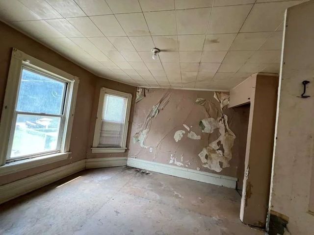 729 15th St, City Of Franklin, PA 16323