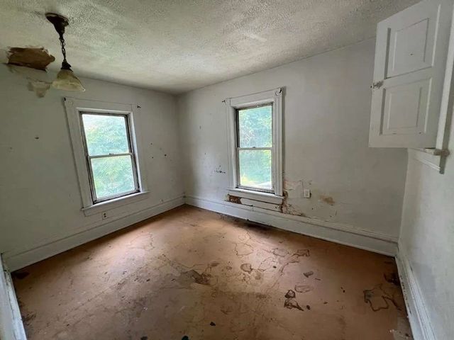 729 15th St, City Of Franklin, PA 16323