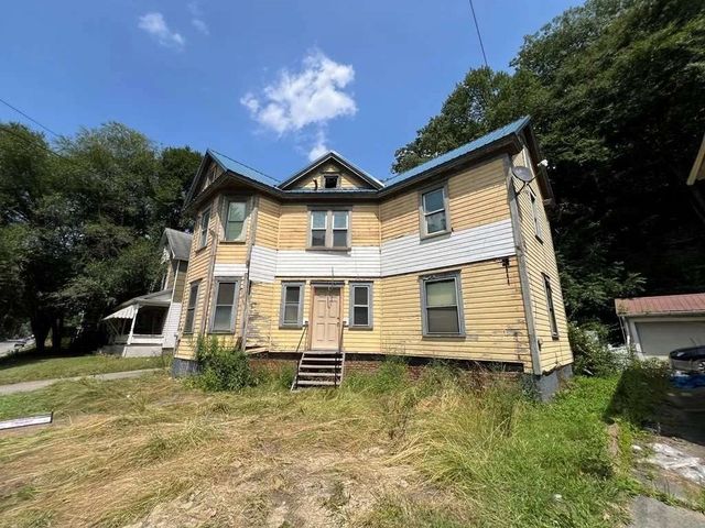 729 15th St, City Of Franklin, PA 16323