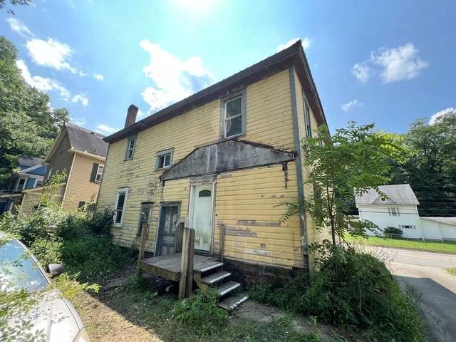 729 15th St, City Of Franklin, PA 16323