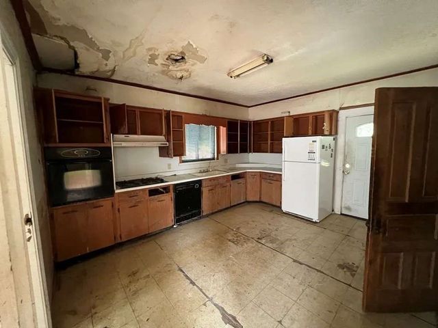 729 15th St, City Of Franklin, PA 16323