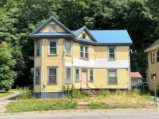 729 15th St, City Of Franklin, PA 16323