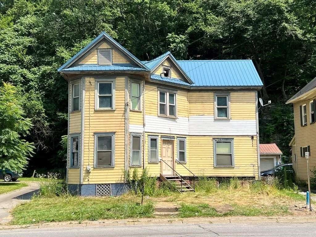 729 15th St, City Of Franklin, PA 16323