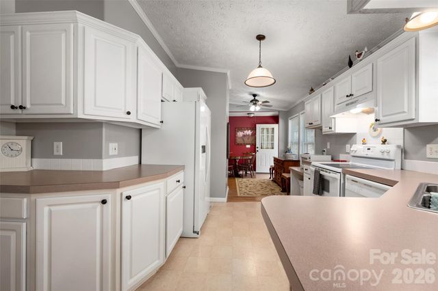 2504 Cottage Lane, Liberty Hill, SC 29074