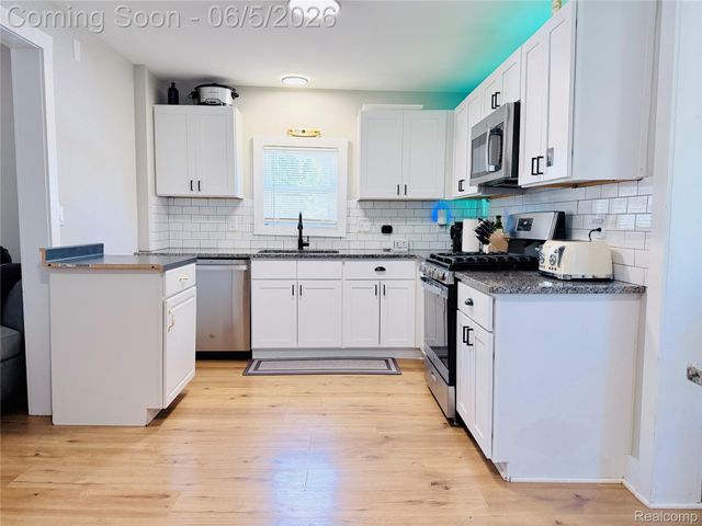 2712 Vanness Street, Port Huron, MI 48060