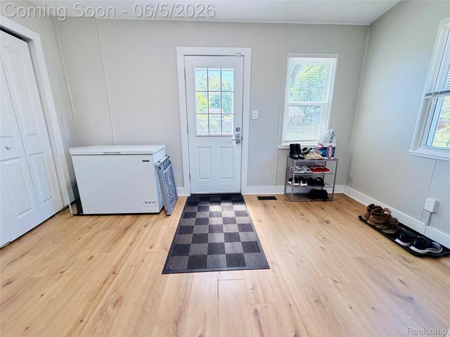2712 Vanness Street, Port Huron, MI 48060