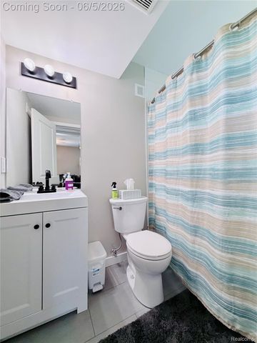 2712 Vanness Street, Port Huron, MI 48060