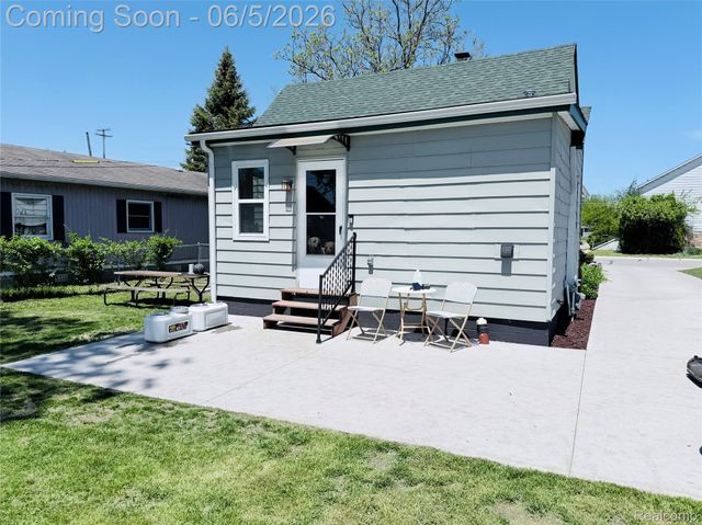 2712 Vanness Street, Port Huron, MI 48060