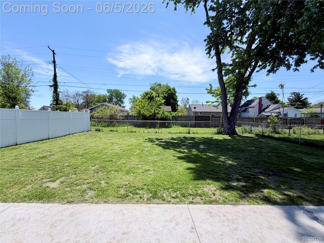2712 Vanness Street, Port Huron, MI 48060