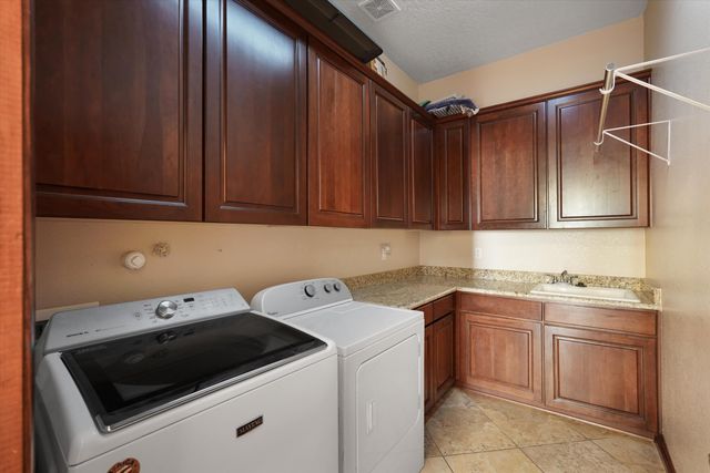 8401 Mesa Top Road NW, Albuquerque, NM 87120