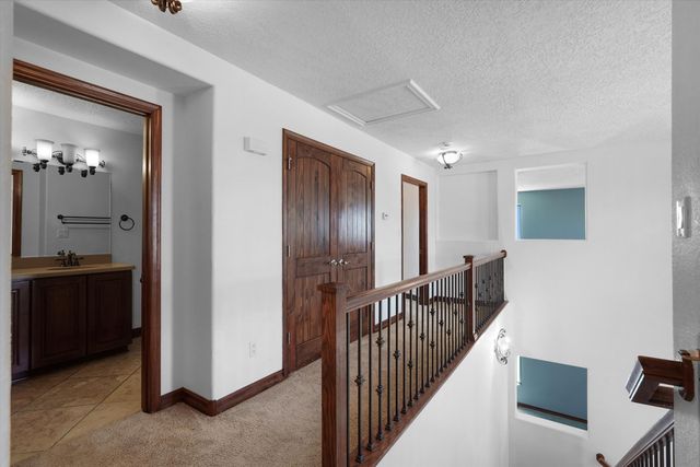 8401 Mesa Top Road NW, Albuquerque, NM 87120