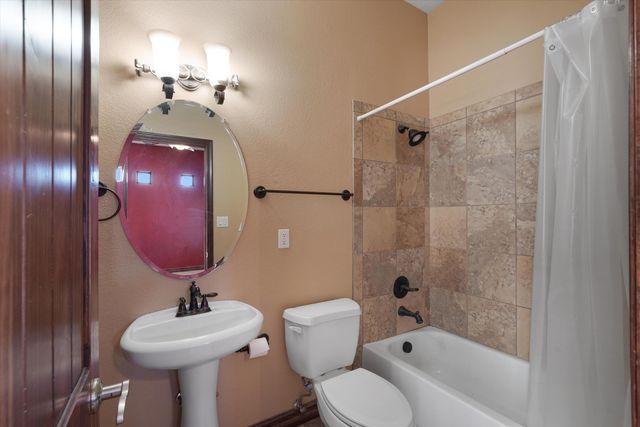 8401 Mesa Top Road NW, Albuquerque, NM 87120