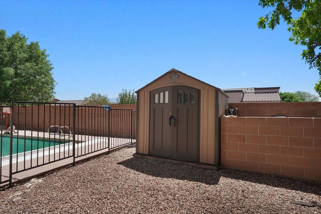8401 Mesa Top Road NW, Albuquerque, NM 87120