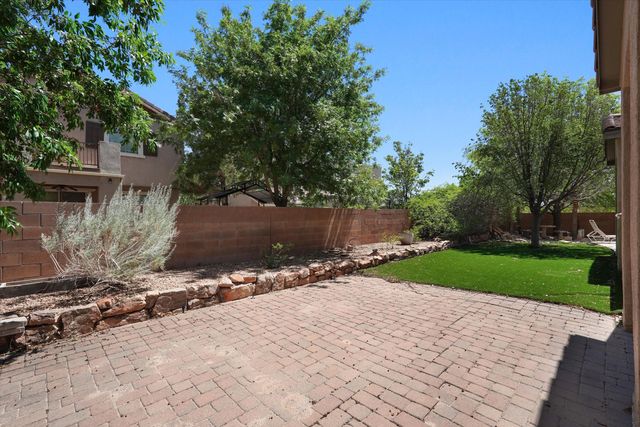 8401 Mesa Top Road NW, Albuquerque, NM 87120