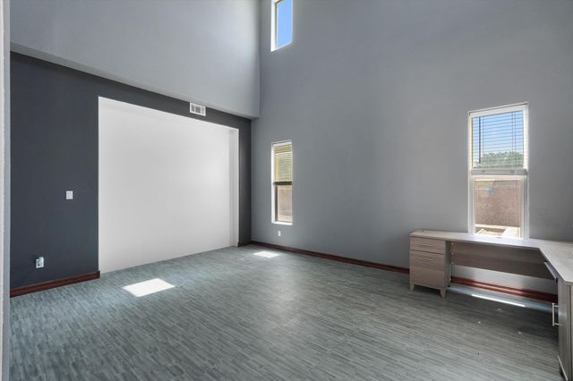 8401 Mesa Top Road NW, Albuquerque, NM 87120