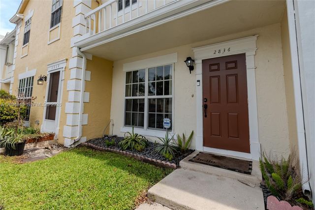 2836 S Edgehill Ln, Cooper City, FL 33026