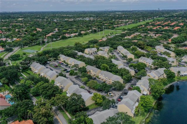 2836 S Edgehill Ln, Cooper City, FL 33026