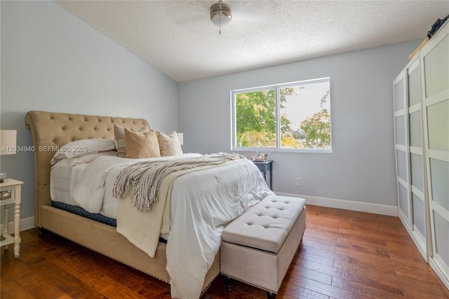 2836 S Edgehill Ln, Cooper City, FL 33026
