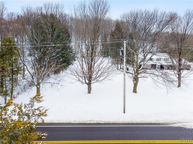 1077 Nottingham Road, Dewitt, NY 13078