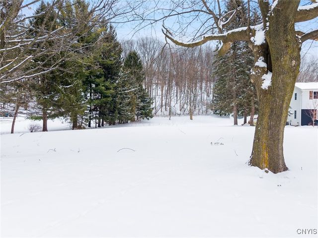 1077 Nottingham Road, Dewitt, NY 13078