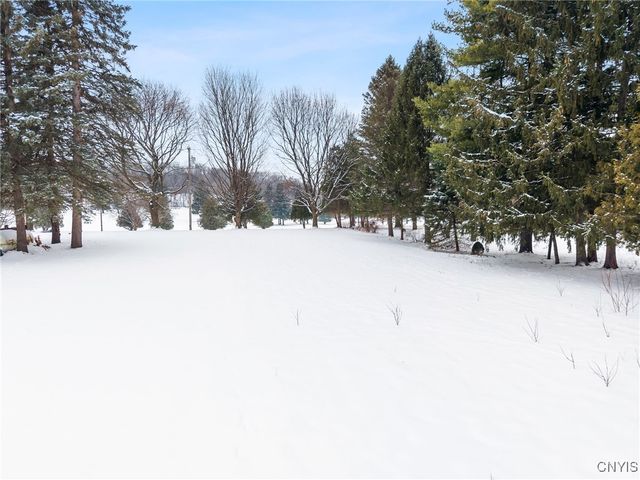 1077 Nottingham Road, Dewitt, NY 13078