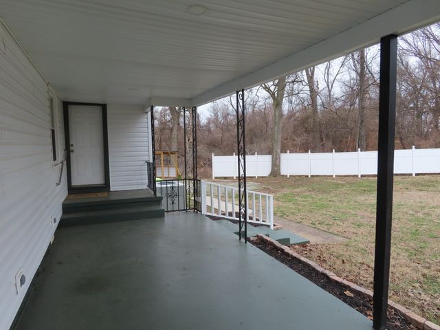 1280 Thompsonville Ln, Oak Grove, KY 42262