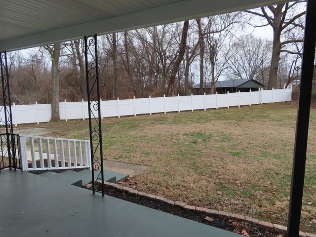 1280 Thompsonville Ln, Oak Grove, KY 42262