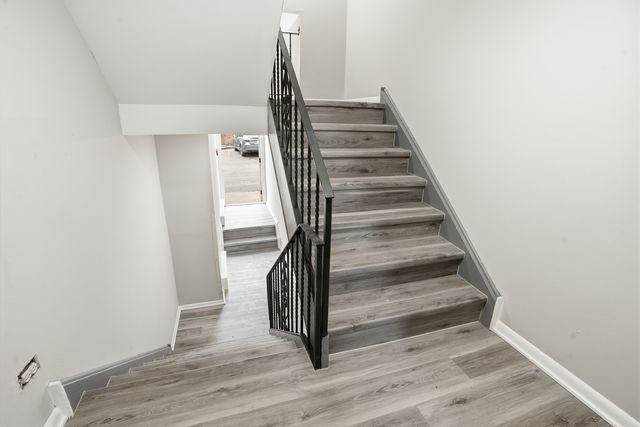 37 W 66th Street 5, Westmont, IL 60559