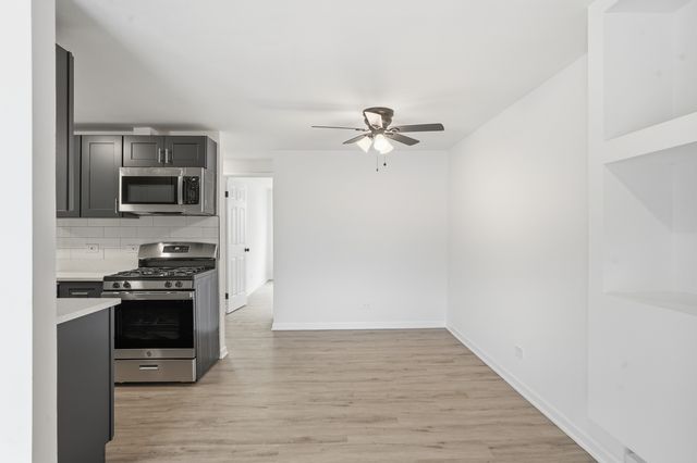 37 W 66th Street 5, Westmont, IL 60559