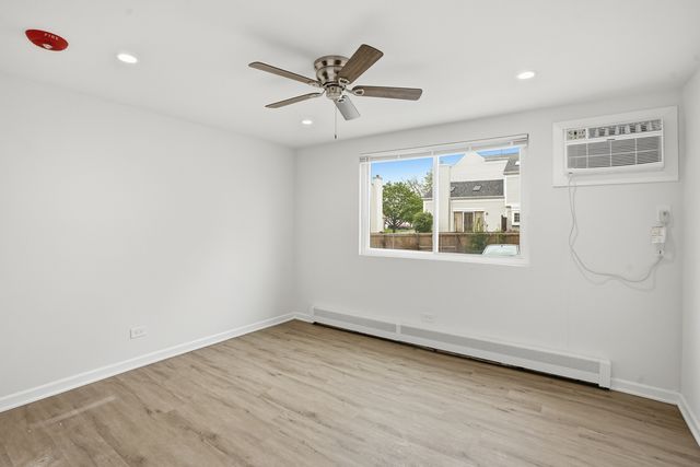 37 W 66th Street 5, Westmont, IL 60559