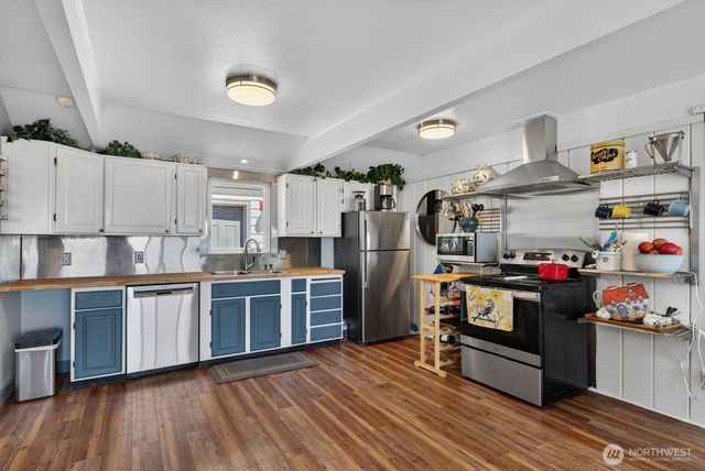 3568 S Camano Drive, Camano Island, WA 98282