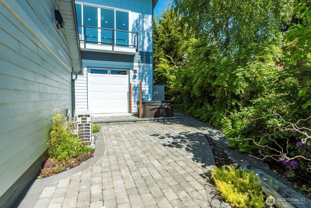 3568 S Camano Drive, Camano Island, WA 98282