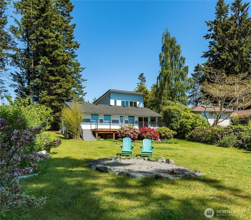 3568 S Camano Drive, Camano Island, WA 98282