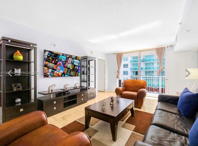 1200 Brickell Bay Dr 1509, Miami, FL 33131