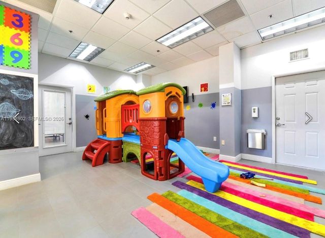 1200 Brickell Bay Dr 1509, Miami, FL 33131