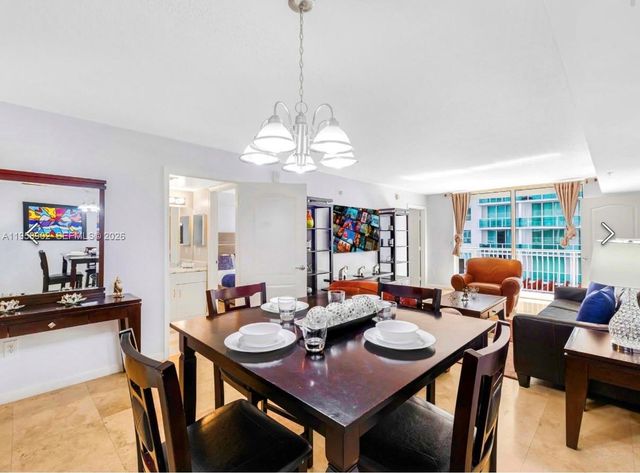 1200 Brickell Bay Dr 1509, Miami, FL 33131