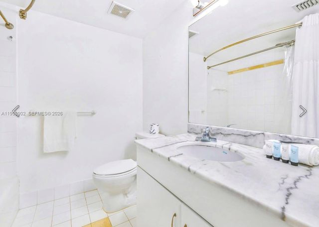 1200 Brickell Bay Dr 1509, Miami, FL 33131