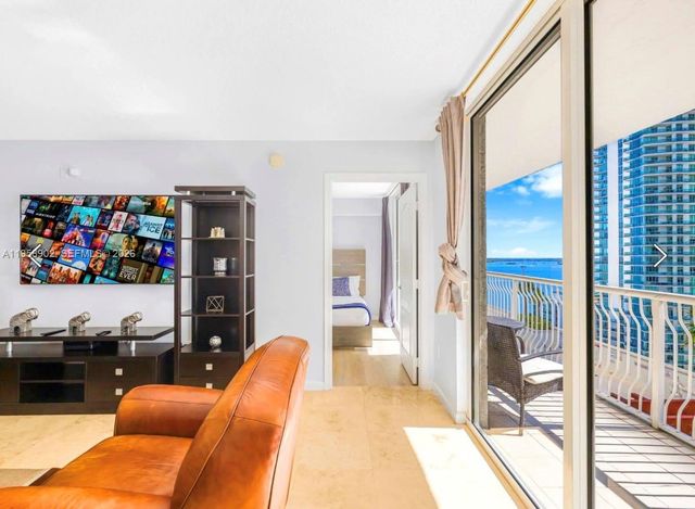 1200 Brickell Bay Dr 1509, Miami, FL 33131